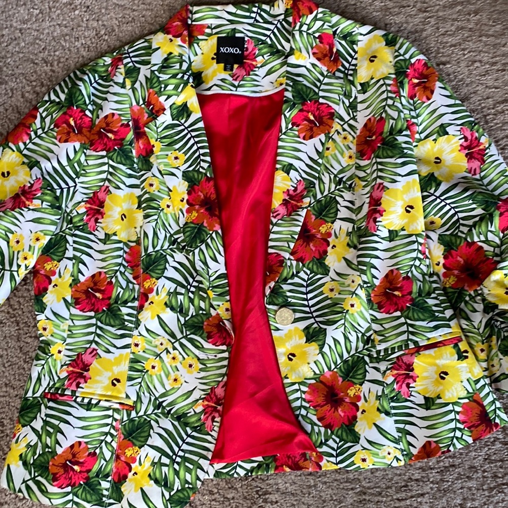 Blazer Hawaiian print.